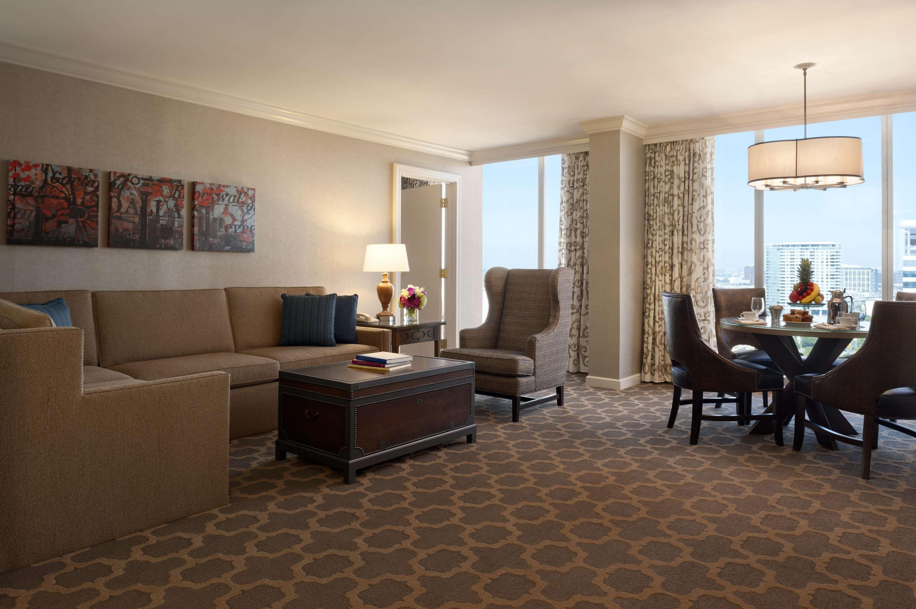 Fairmont Dallas Bagian luar foto